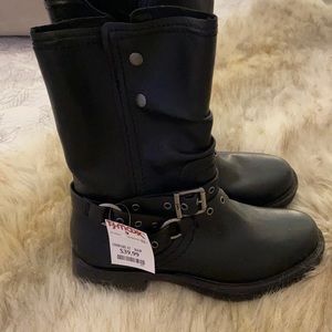 Black boots new with tags
